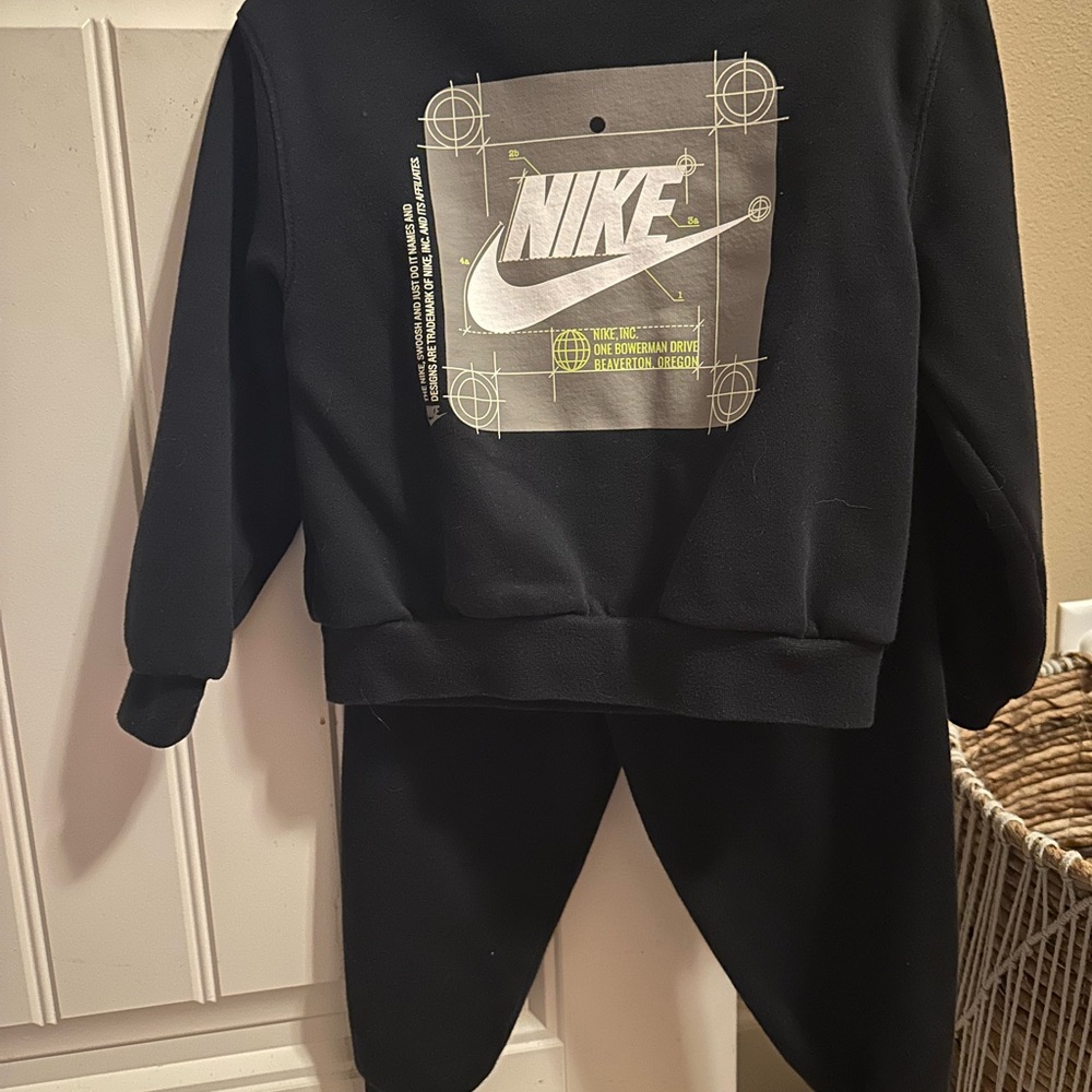 Nike Black Graphic Sweatshirt and Joggers